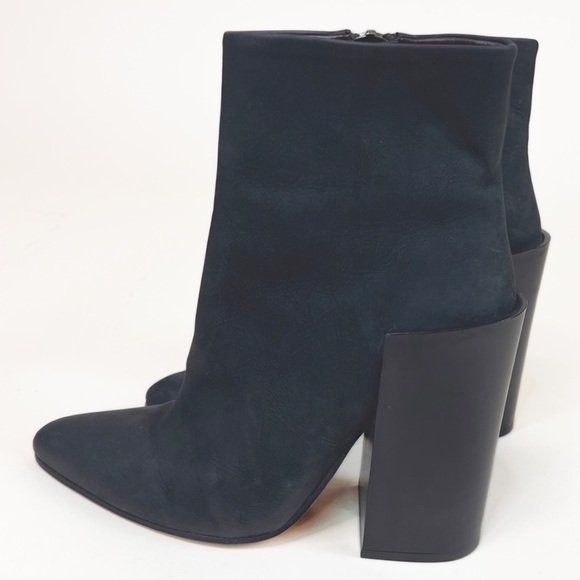 BLACK Short Block Heel ANKLE BOOT - Picture 5 of 10